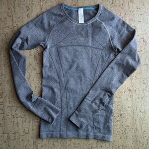 NWOT ivivva fly tech long sleeve, size small